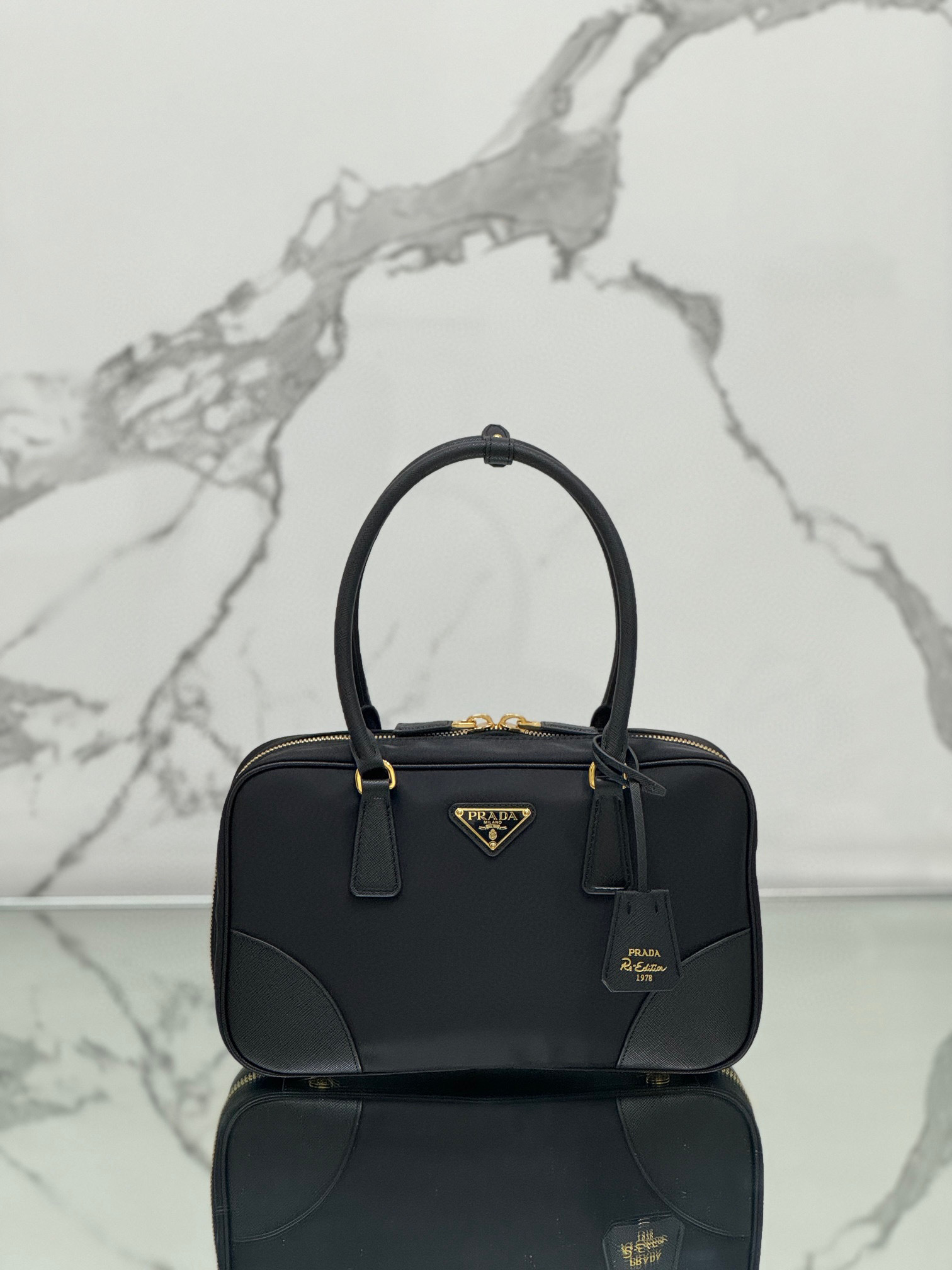 Prada 手袋尺寸：30*17.5*9cm