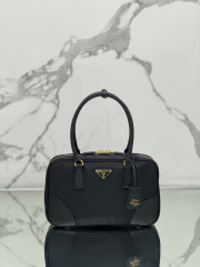 Prada 手袋尺寸：30*17.5*9cm