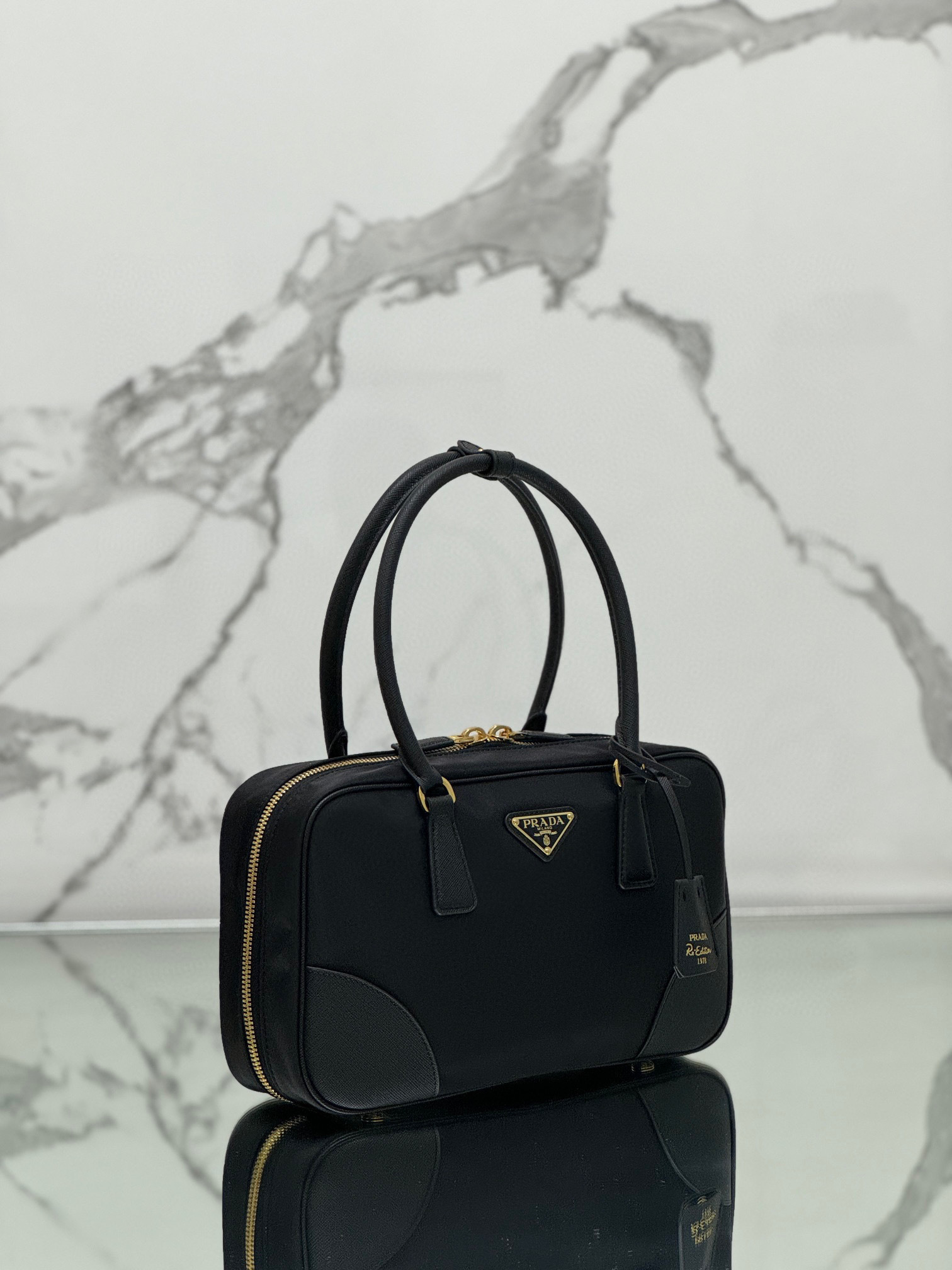 Prada 手袋尺寸：30*17.5*9cm