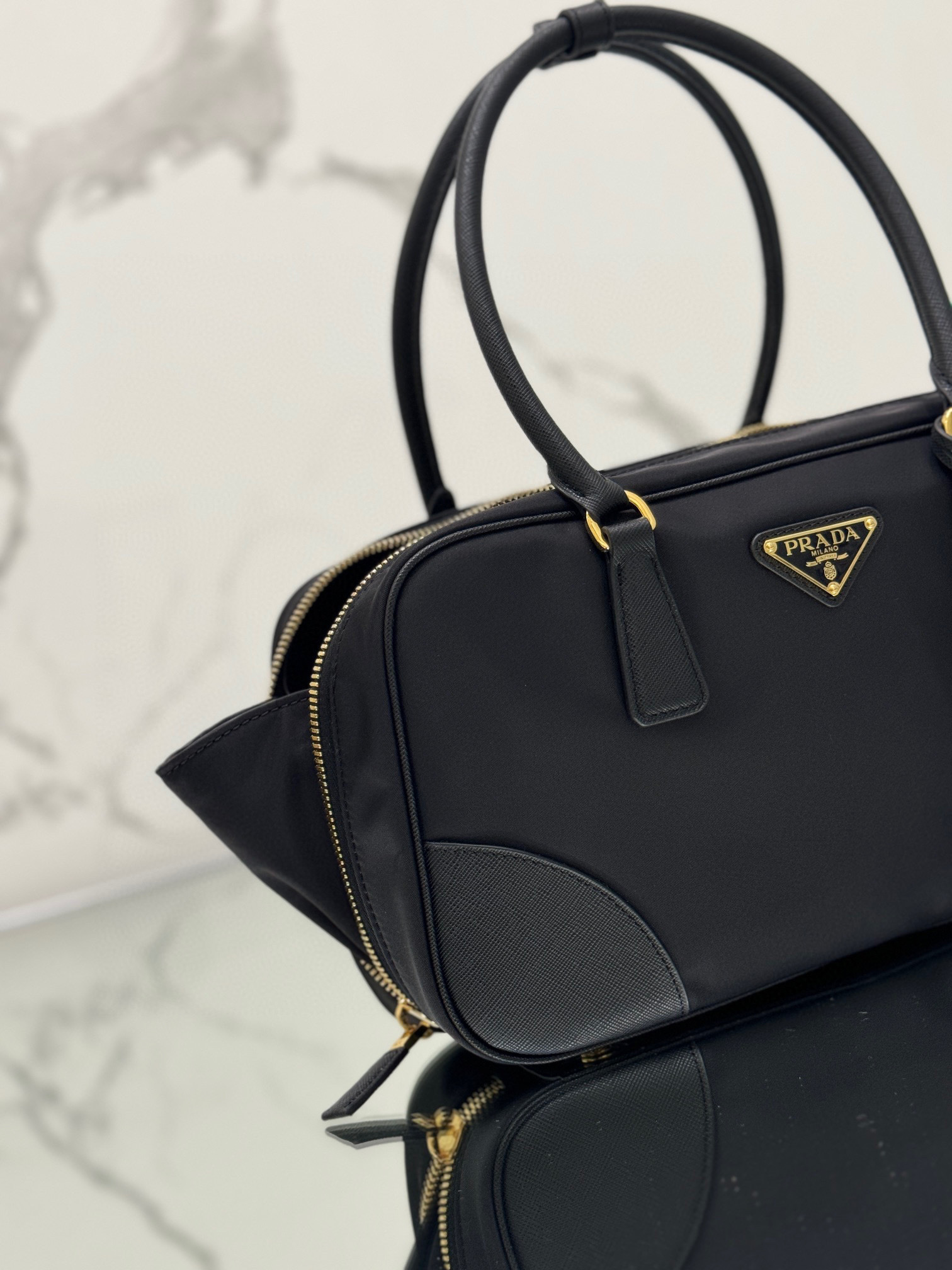 Prada 手袋尺寸：30*17.5*9cm