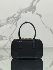 Prada 手袋尺寸：30*17.5*9cm