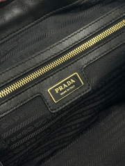 Prada 手袋尺寸：30*17.5*9cm