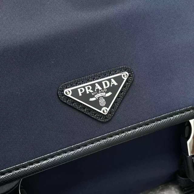 Prada Messenger/Kuriertasche Größe: 22 x 16 x 5 cm