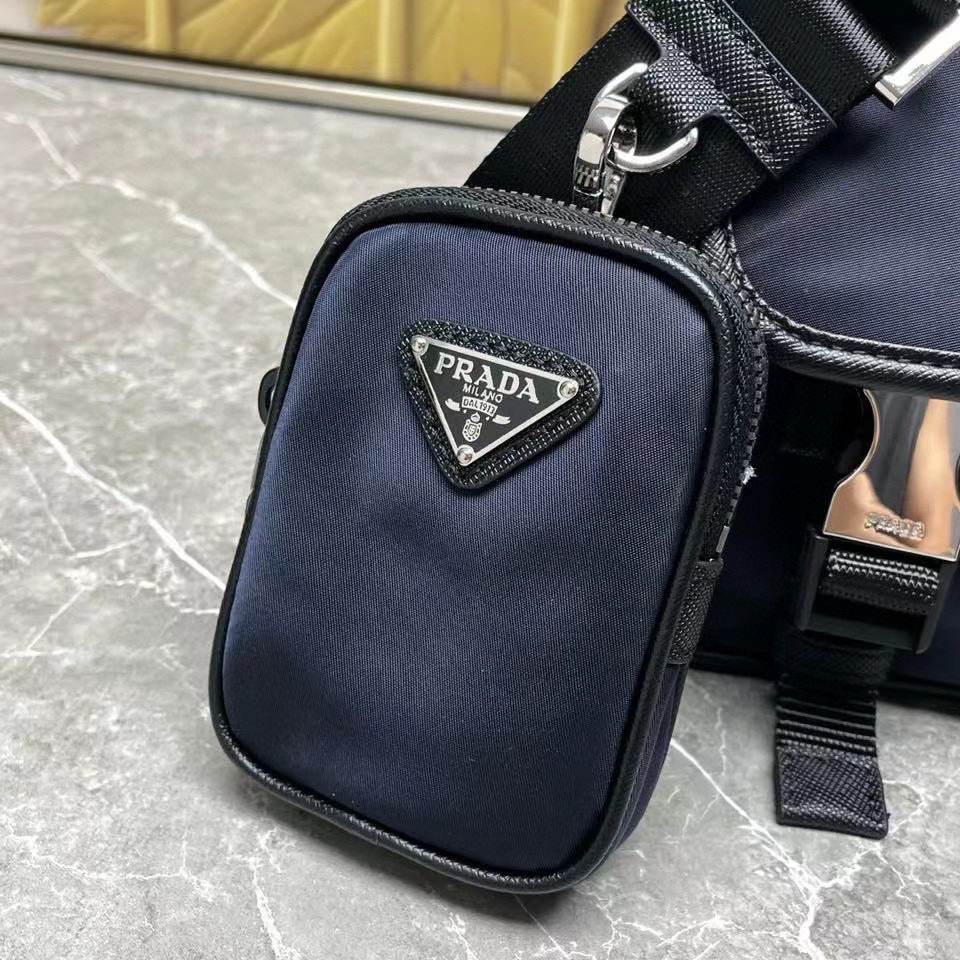 Prada Messenger/Kuriertasche Größe: 22 x 16 x 5 cm