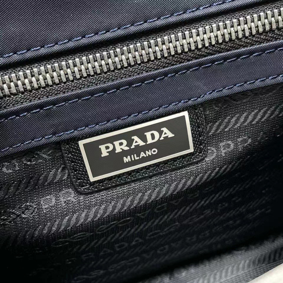 Prada Messenger/Kuriertasche Größe: 22 x 16 x 5 cm