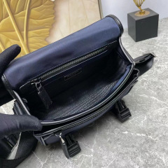 Prada Messenger/Kuriertasche Größe: 22 x 16 x 5 cm