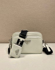 Prada 单肩包 尺寸：20*13.5*7cm