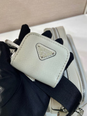Prada 单肩包 尺寸：20*13.5*7cm