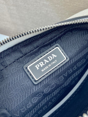 Prada 单肩包 尺寸：20*13.5*7cm