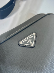 Prada 单肩包 尺寸：20*13.5*7cm