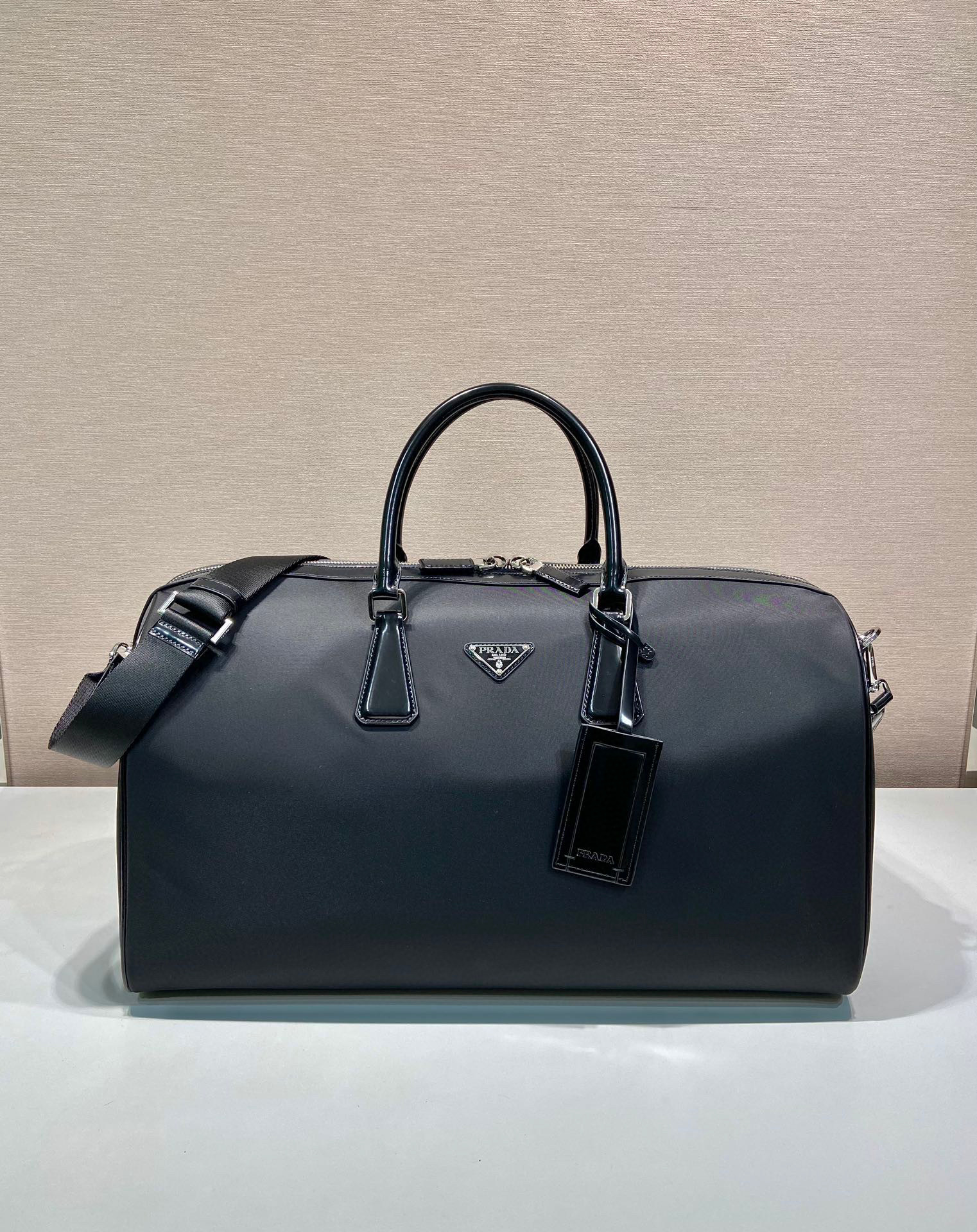 Prada Reisetasche Größe: 50 x 27,5 x 25 cm