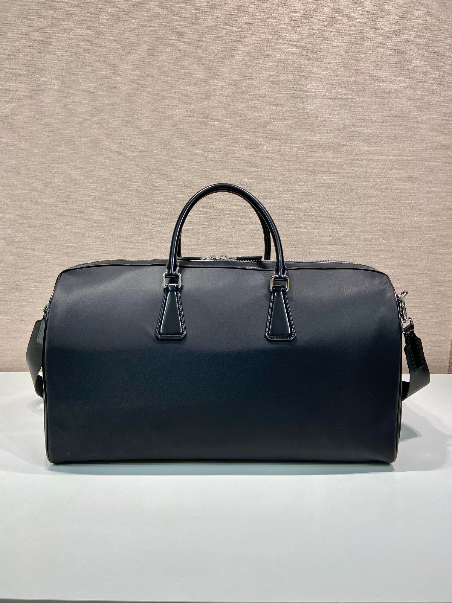 Prada Reisetasche Größe: 50 x 27,5 x 25 cm