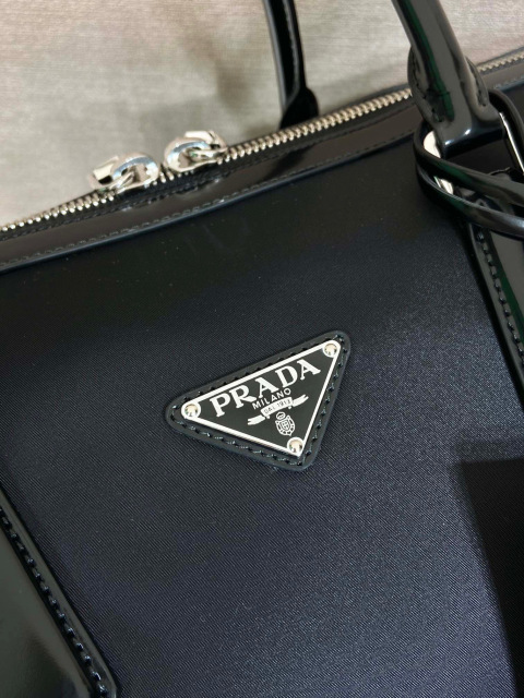 Prada Reisetasche Größe: 50 x 27,5 x 25 cm