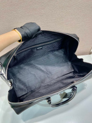 Prada Reisetasche Größe: 50 x 27,5 x 25 cm