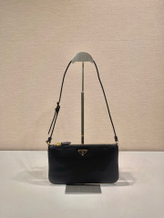 Prada  Underarm bag Size：24*14*3cm