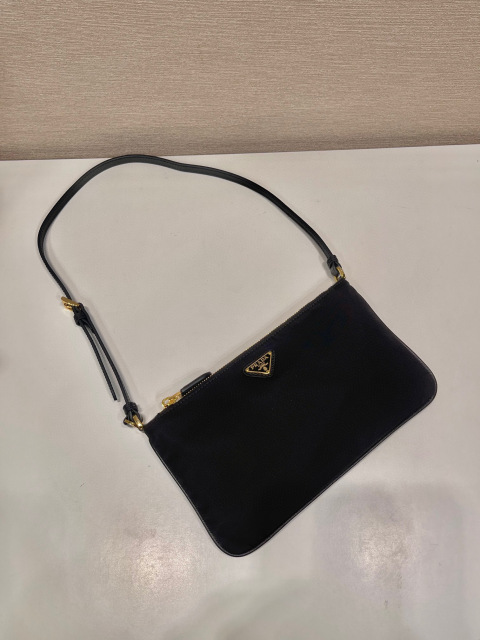 Prada  Underarm bag Size：24*14*3cm