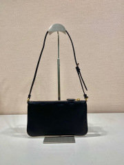 Prada  Underarm bag Size：24*14*3cm