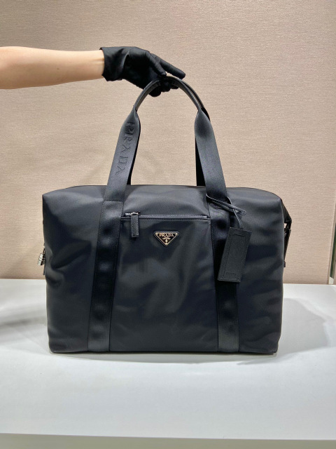 Prada 旅行包 尺寸：44.5*40*24cm