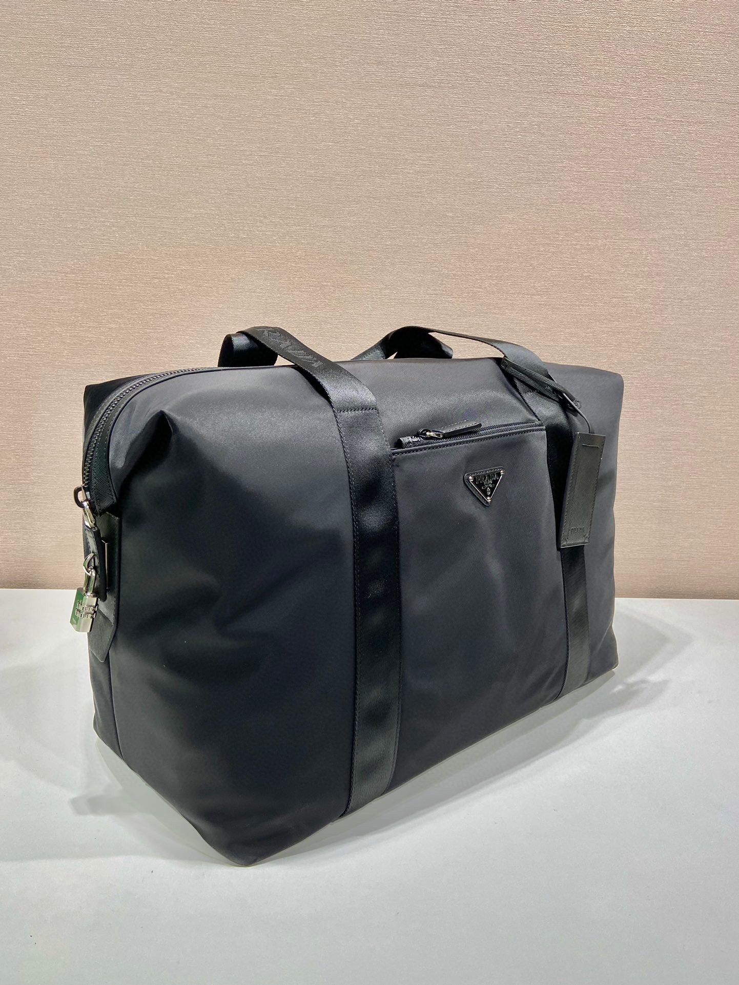 Prada 旅行包 尺寸：44.5*40*24cm