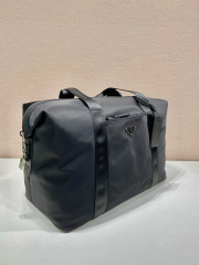 Prada 旅行包 尺寸：44.5*40*24cm