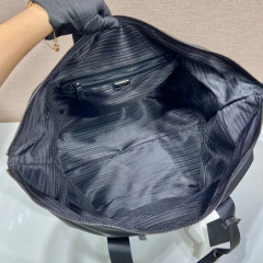 Prada 旅行包 尺寸：44.5*40*24cm