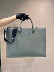 Prada 公文包 尺寸：40*30*9cm