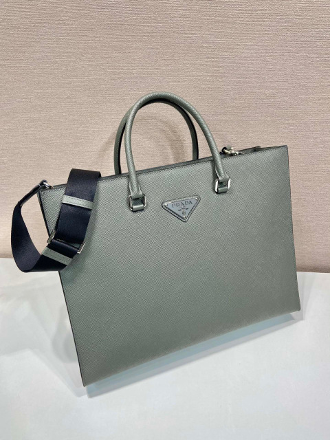 Prada 公文包 尺寸：40*30*9cm