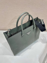 Prada 公文包 尺寸：40*30*9cm