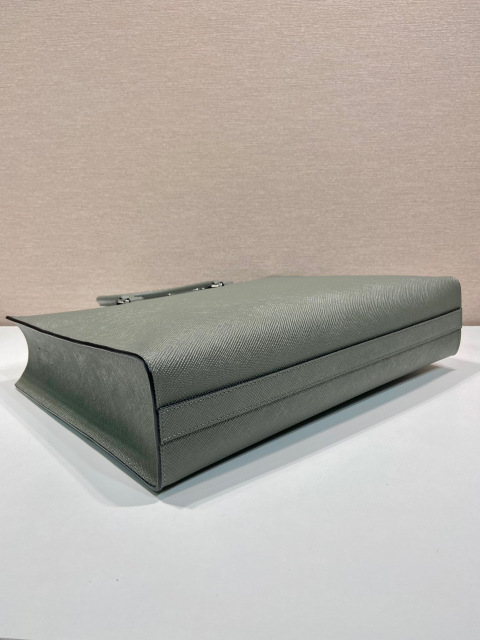 Prada 公文包 尺寸：40*30*9cm