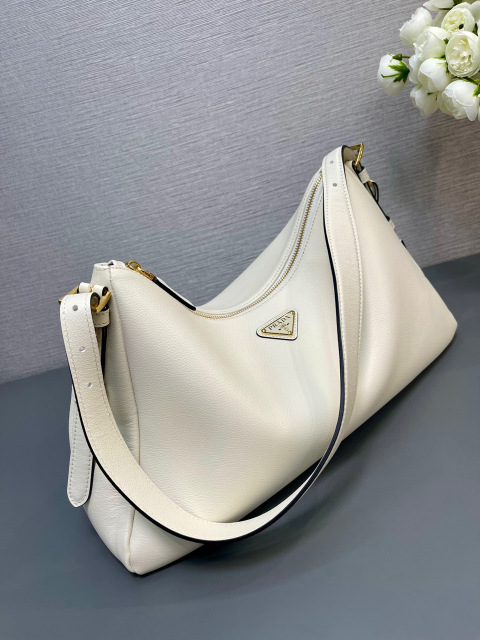 Prada 单肩包 尺寸：39*24*11.5cm