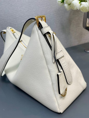 Prada 单肩包 尺寸：39*24*11.5cm