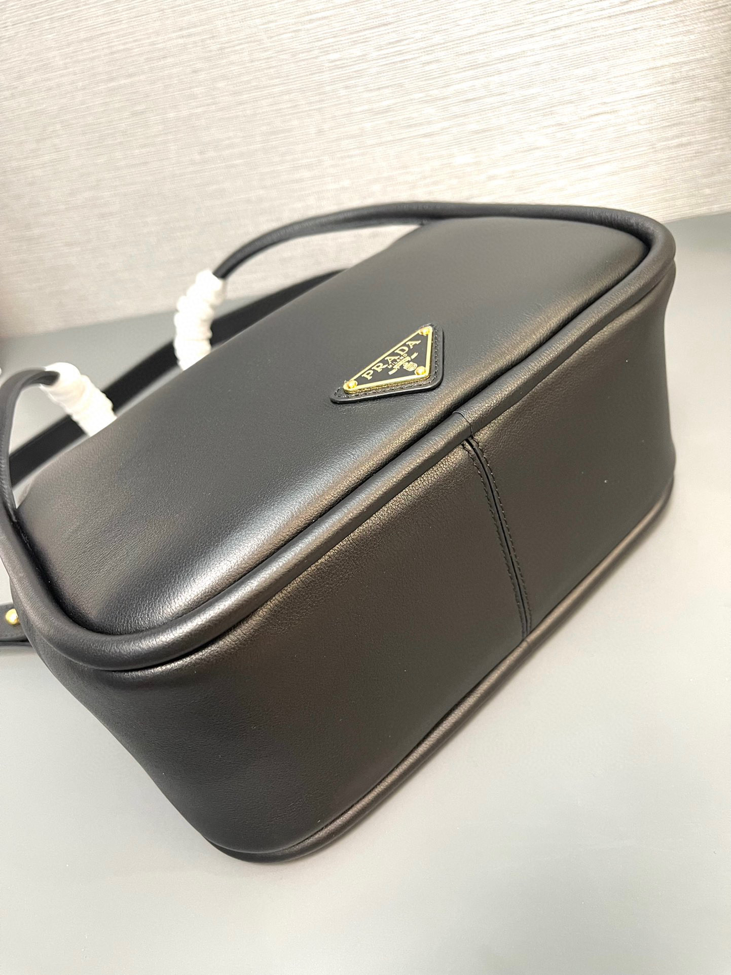 Prada Hand bag Size：25*18*10.5cm