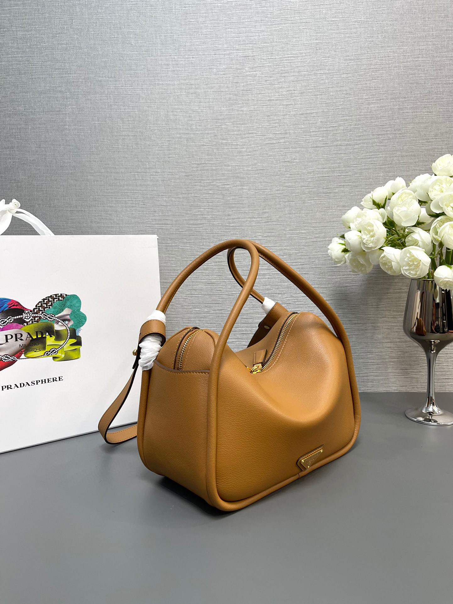 Prada Hand bag Size：25*18*10.5cm