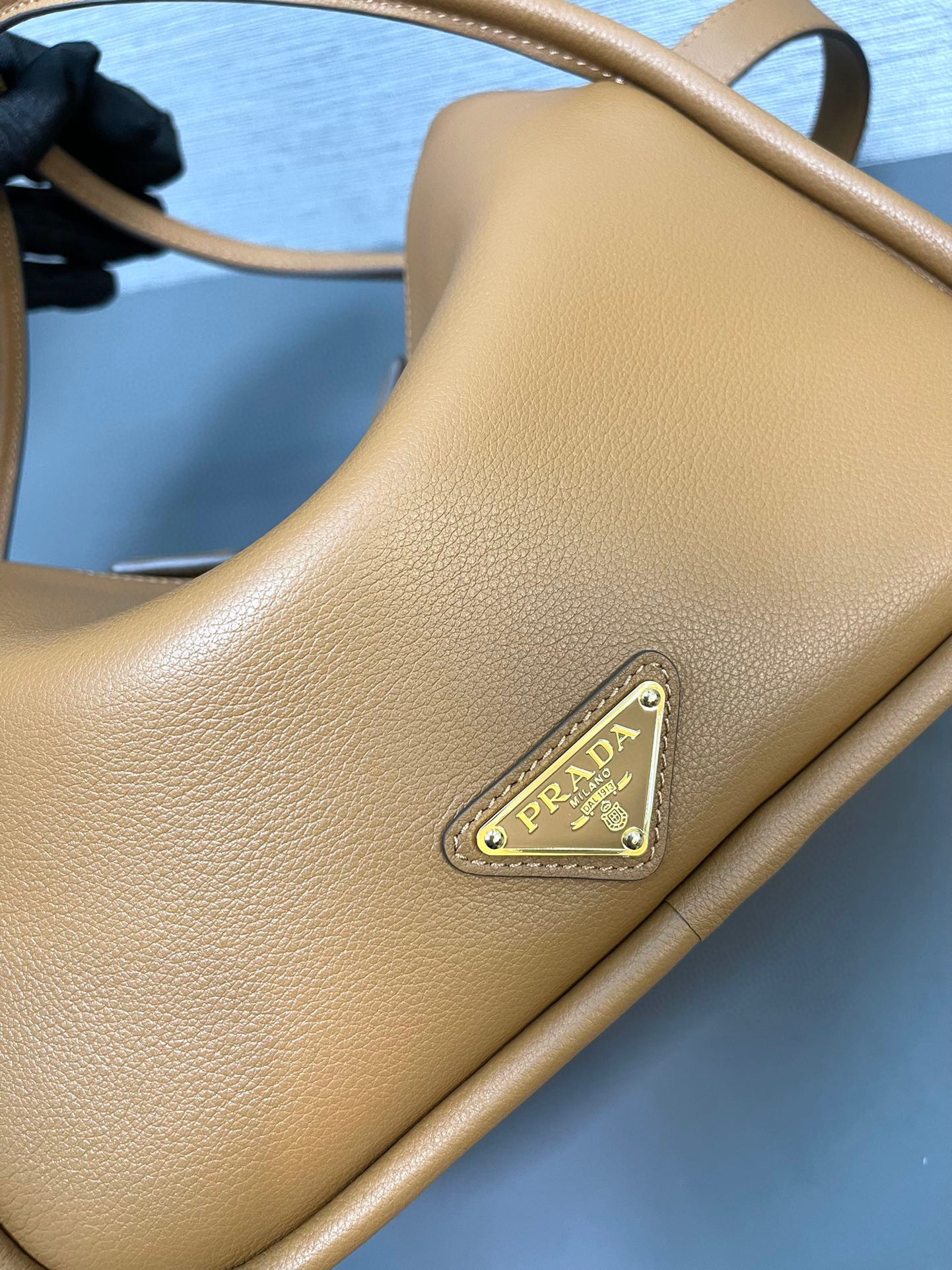 Prada Hand bag Size：25*18*10.5cm
