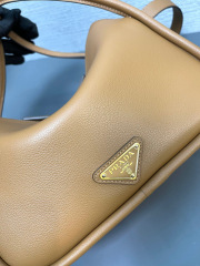 Prada Hand bag Size：25*18*10.5cm