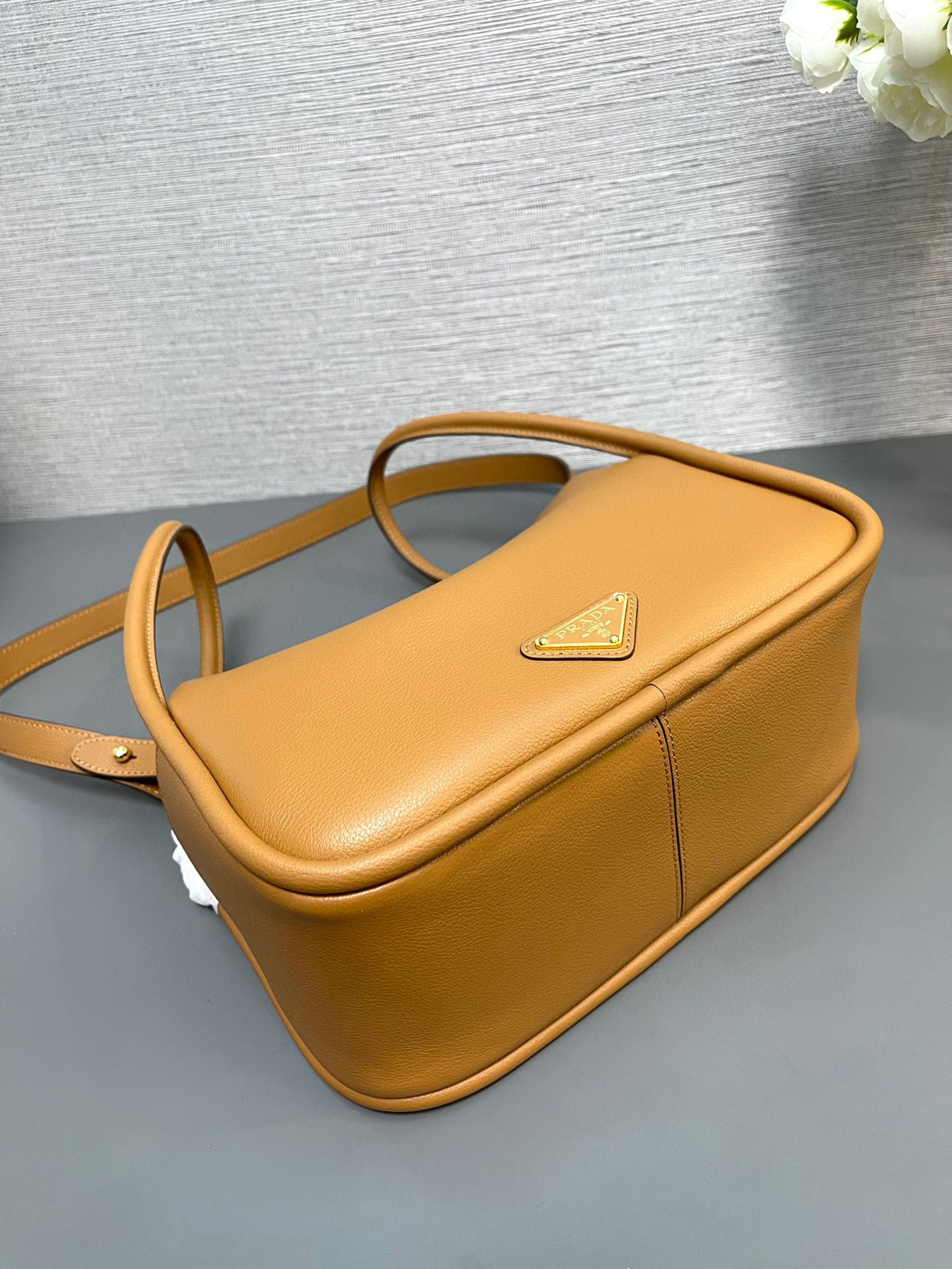 Prada Hand bag Size：25*18*10.5cm