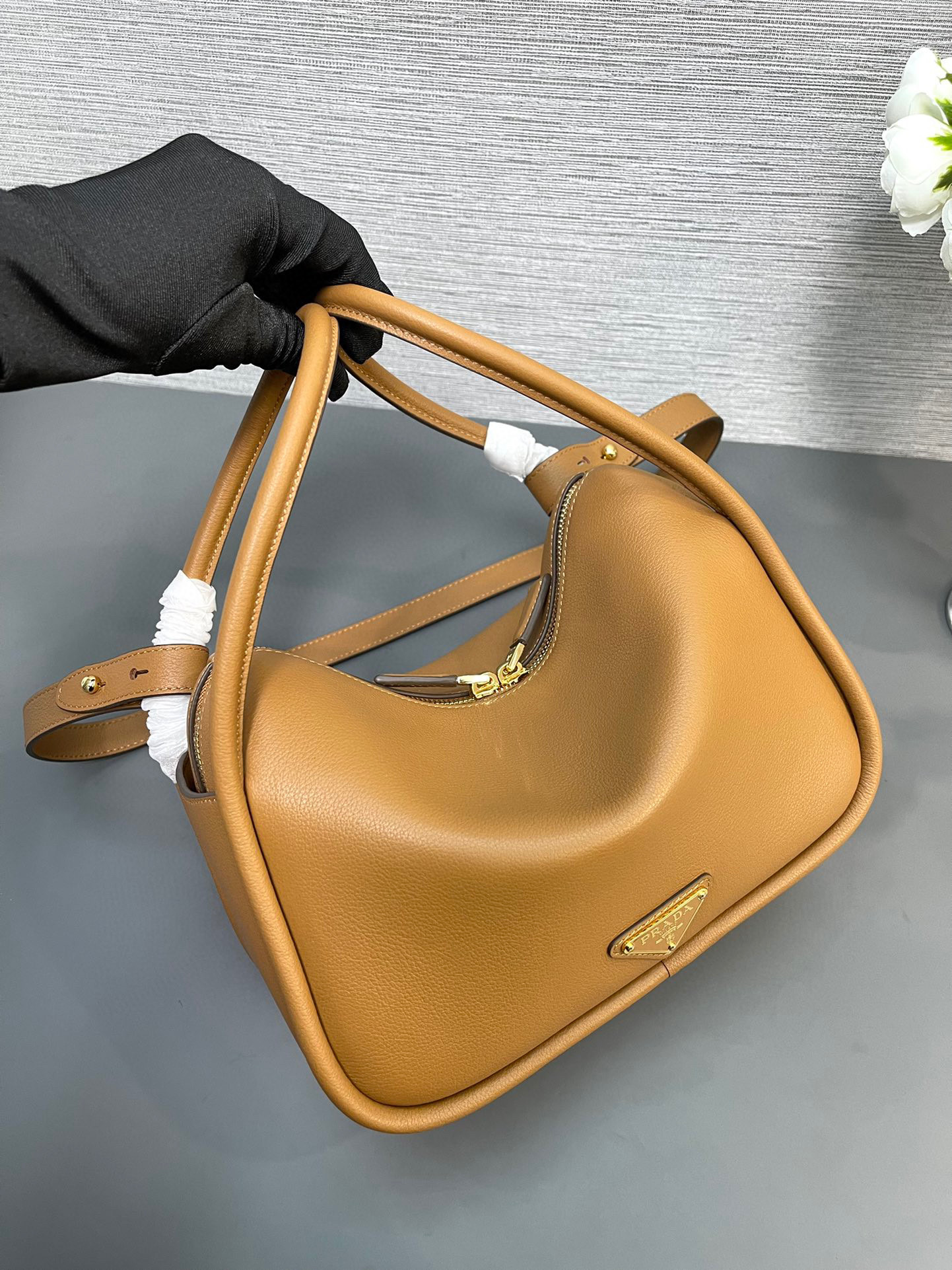 Prada Hand bag Size：25*18*10.5cm