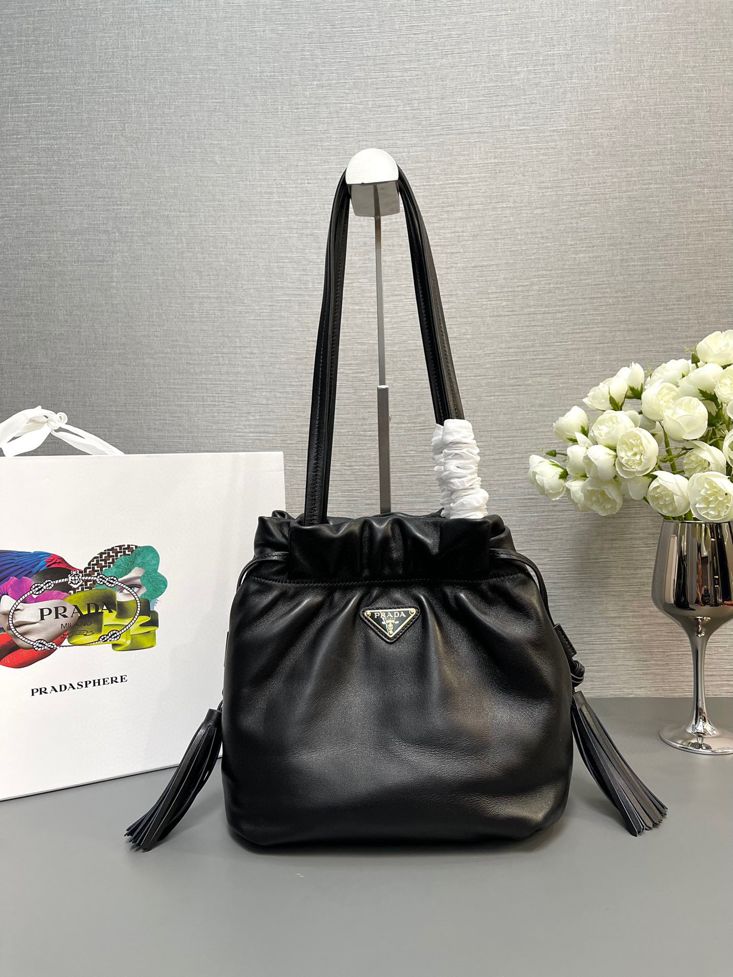 Prada 手袋尺寸：24*25*11cm