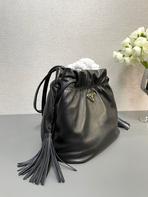 Prada 手袋尺寸：24*25*11cm