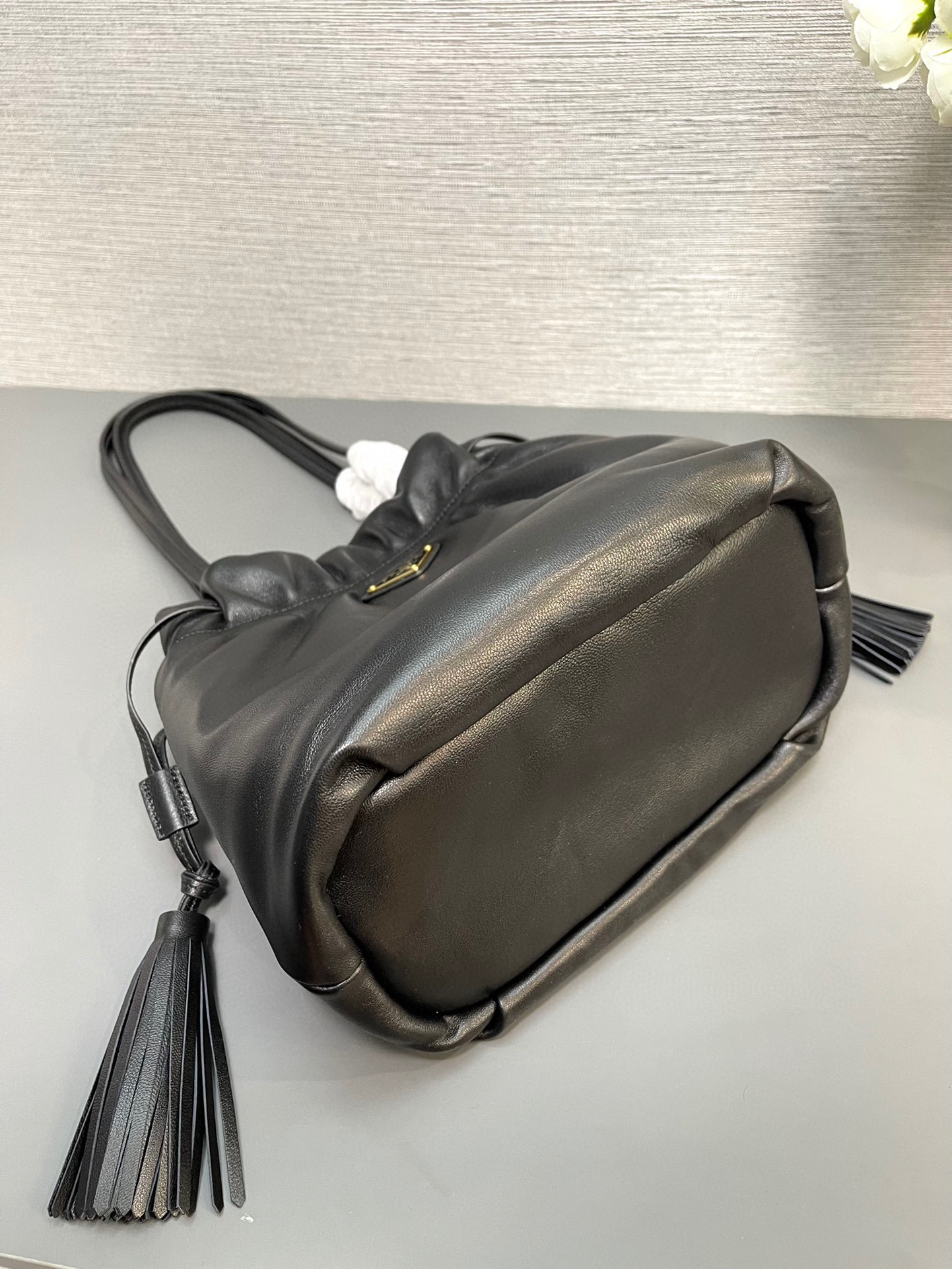 Prada 手袋尺寸：24*25*11cm