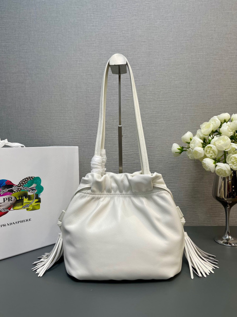 Prada 手袋尺寸：24*25*11cm
