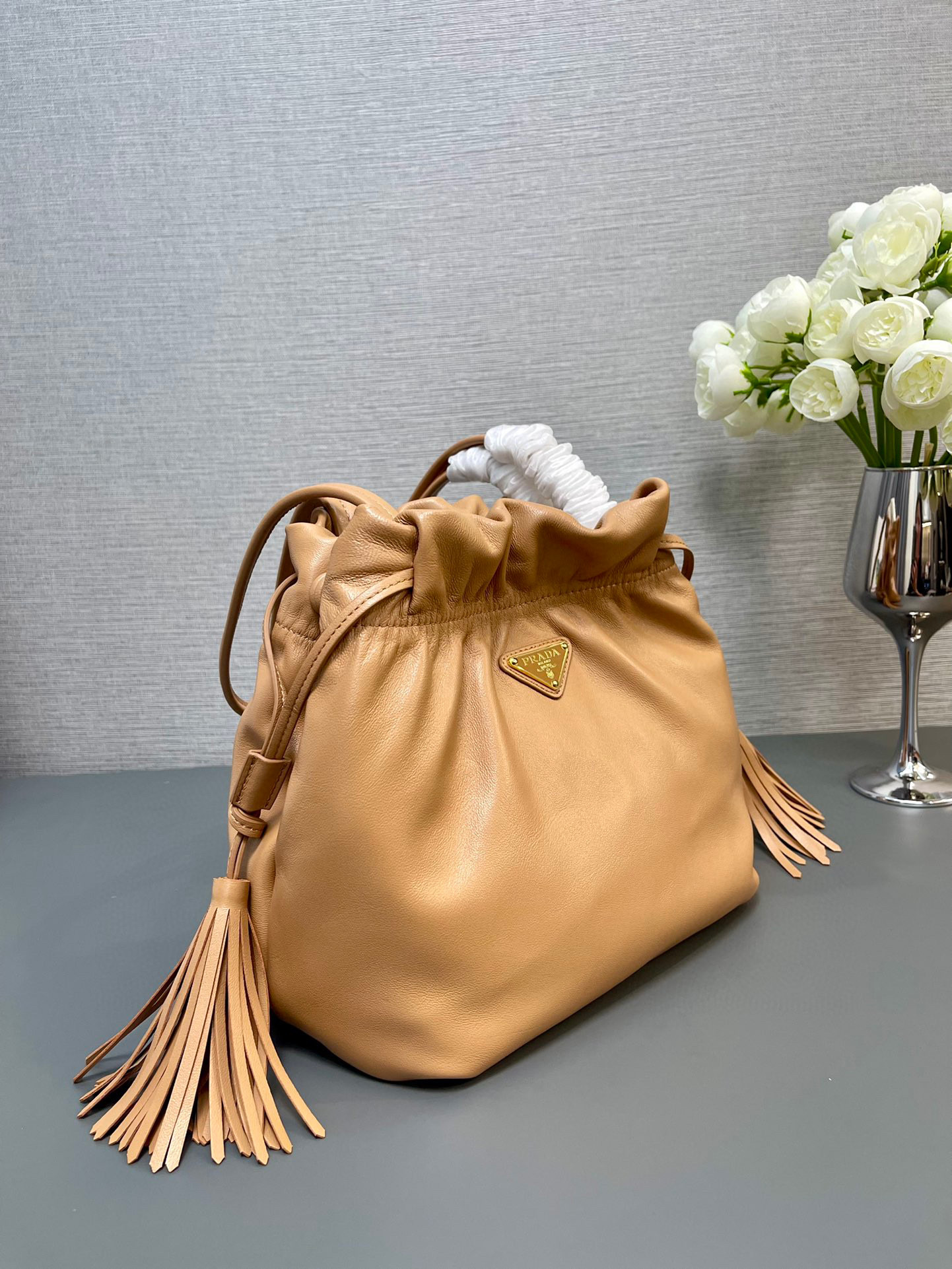 Prada 手袋尺寸：24*25*11cm