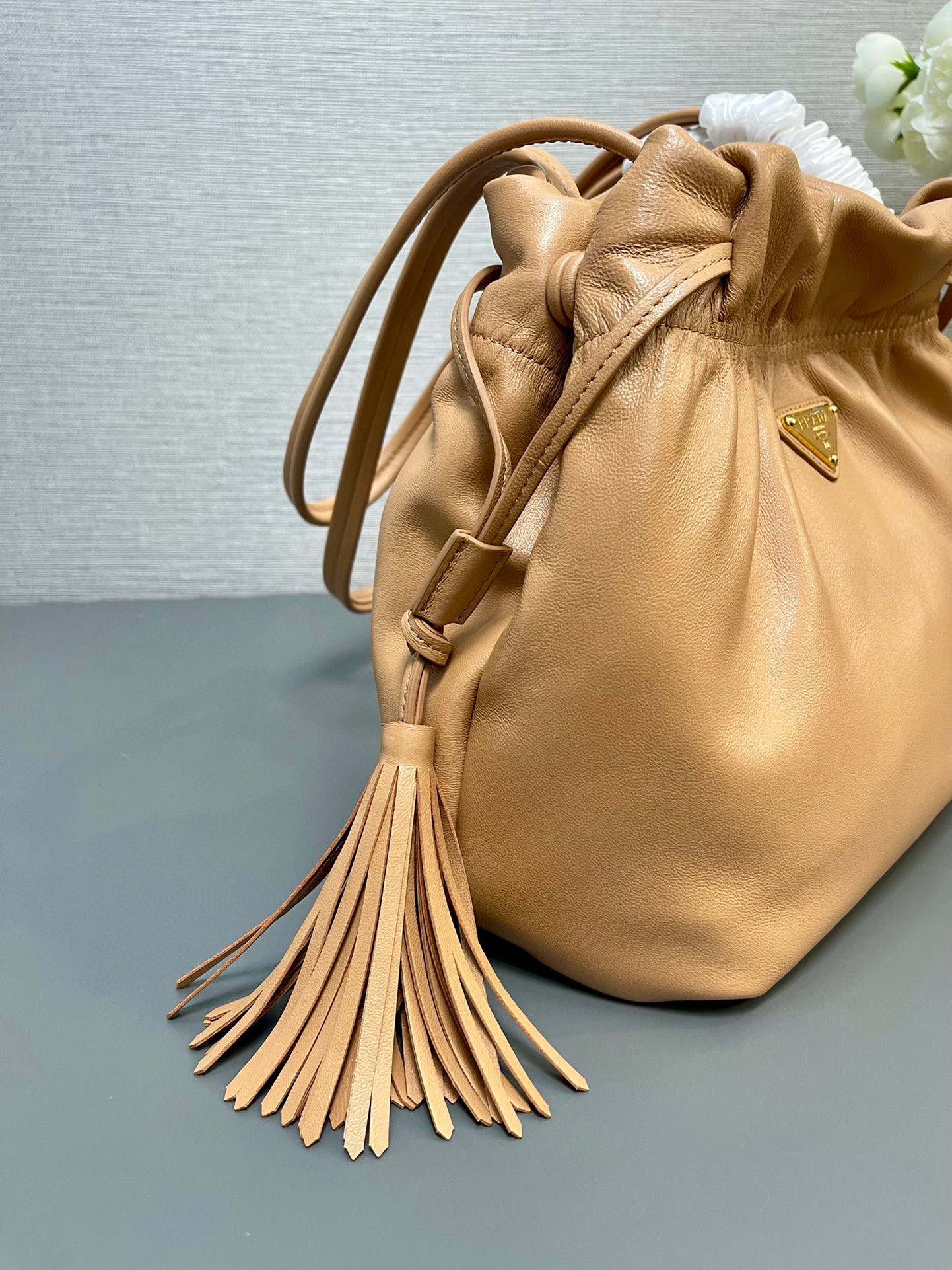 Prada 手袋尺寸：24*25*11cm