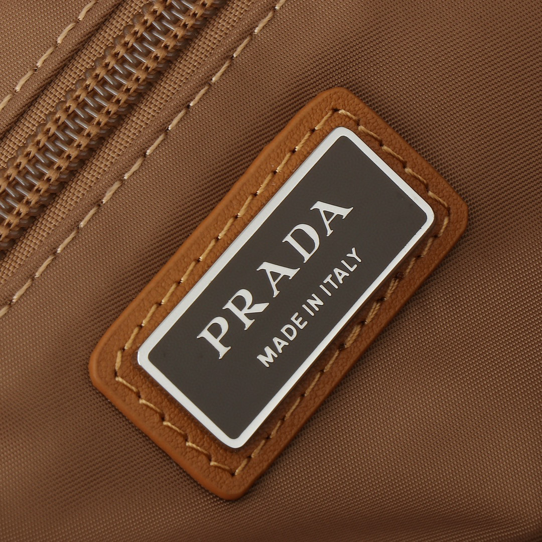 Prada Einkaufstasche Größe: 31,5 x 42 x 17 cm