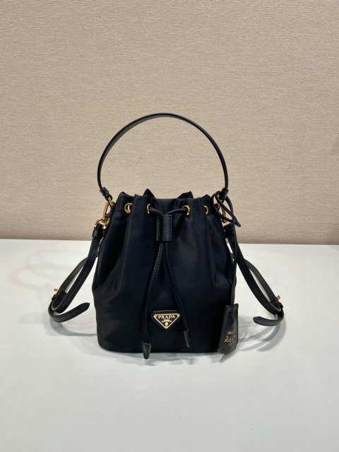 Borsa a secchiello Prada Dimensioni: 15,5*19,5*10 cm