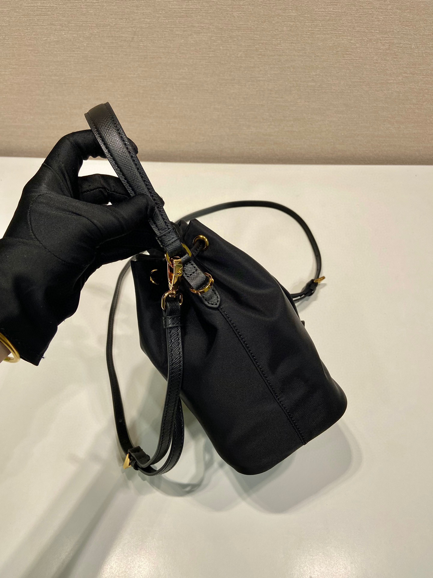 Borsa a secchiello Prada Dimensioni: 15,5*19,5*10 cm