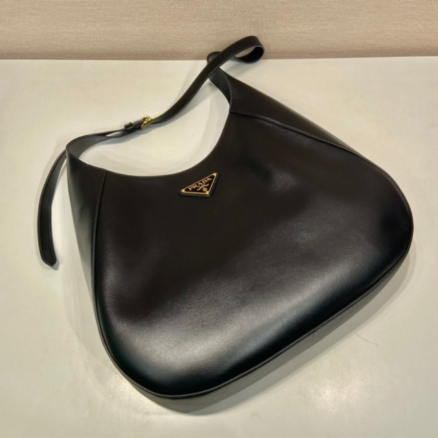 Prada Unterarmtasche Größe: 40 x 30 x 9 cm