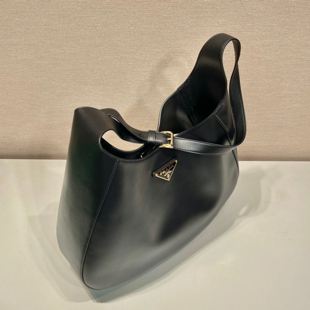 Prada Unterarmtasche Größe: 40 x 30 x 9 cm