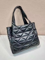 Prada shopping bag  Size：39*34*16cm