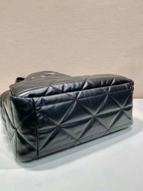 Prada shopping bag  Size：39*34*16cm